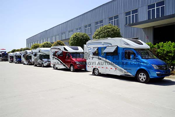 依维柯C型房车